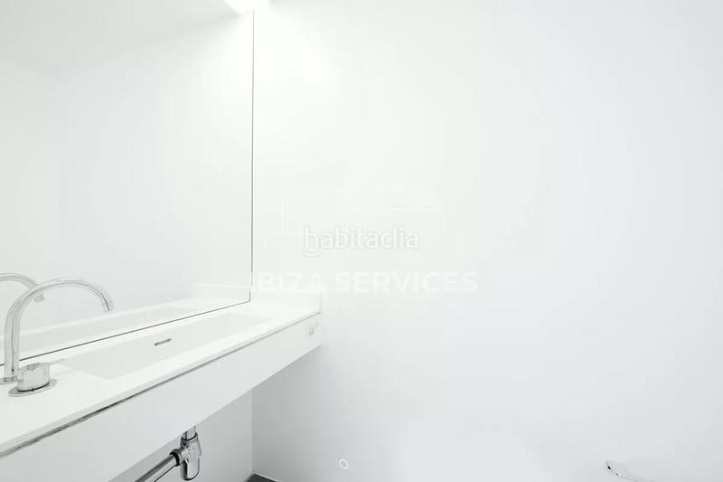 Foto 534a0c2c-a4a6-4979-9691-db3ee16e40d9. Miete etagenwohnung in Marina Botafoc-Talamanca Ibiza