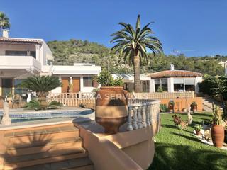 Xalet a Sant Jordi de Ses Salines-Sant Francesc. Finca en ubicación privilegiada con jardín exuberante, vistas al