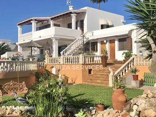 Xalet a Sant Jordi de Ses Salines-Sant Francesc. Finca en ubicaci�n privilegiada con jard�n exuberante, vistas al