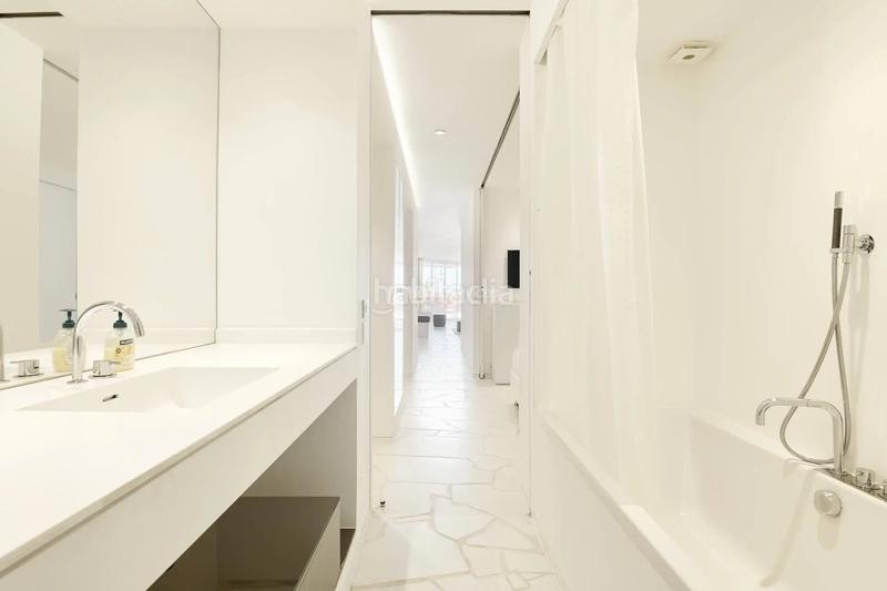 Foto 0eee4bed-8d34-4338-bdc8-4a4502d34750. Location appartement avec piscine dans Marina Botafoc-Talamanca Ibiza