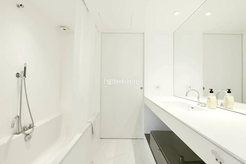 Foto b3bc965d-b0e0-44dc-8f2e-2c15da4dac26. Location appartement avec piscine dans Marina Botafoc-Talamanca Ibiza