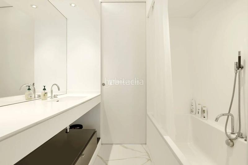 Foto 88631258-c2e6-421a-80ec-31ada89bcef8. Location appartement avec piscine dans Marina Botafoc-Talamanca Ibiza