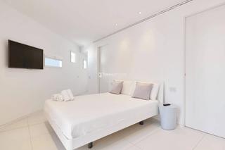 Pis a Marina Botafoc-Talamanca. 1071 alquiler apartamento en patio blanco 2 dormitoriod botafoch
