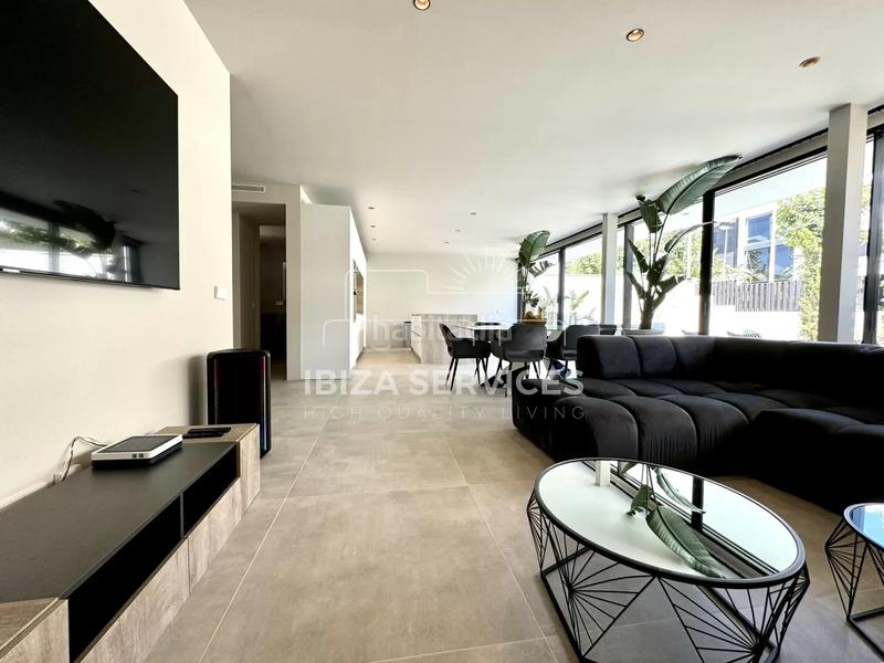 Foto 5dbbe96e-9e01-4426-bccd-a9bd9b6c014a. Alquiler chalet talamanca ses torres impresionante villa nueva en alquiler en Santa Eulària