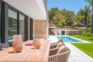 Xalet a Roca Llisa. Villa exclusiva lista para entrar a vivir en una urbanizacin pr