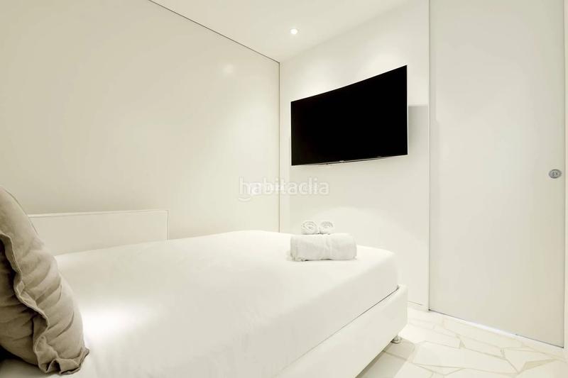 Foto f25b5901-d3e3-42b2-8a1e-4be8942bc37d. Miete etagenwohnung in Marina Botafoc-Talamanca Ibiza