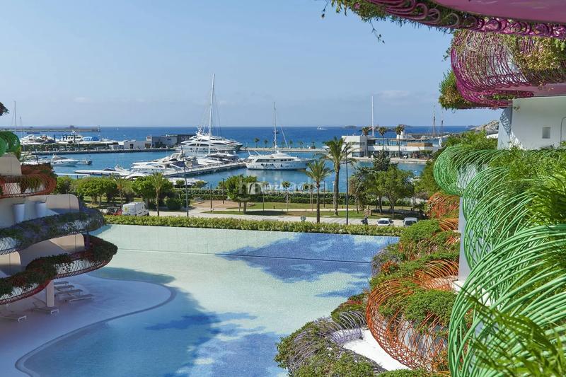 Foto 6ab8ff9d-2fd5-4033-8e67-314649c38311. Rent flat in Marina Botafoc-Talamanca Ibiza