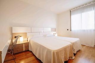 Rent Flat in Marina Botafoc-Talamanca. 4.5.a lujoso ático de 3 dormitorios en alquiler de temporada.