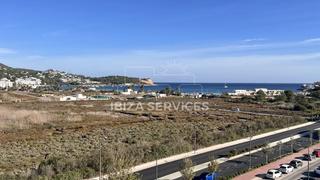 Pis a Marina Botafoc-Talamanca. Ático exclusivo en marina botafoch en venta