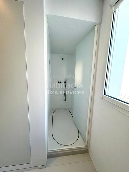 Foto 0ffb96bd-06da-43ac-871d-e47bfc6ec9b4. Etagenwohnung mit pool in Marina Botafoc-Talamanca Ibiza