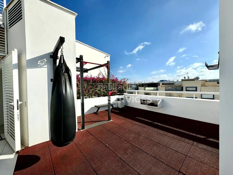 Foto 3d0f0b89-8097-46d1-a336-490a5d2bbe60. Etagenwohnung mit pool in Marina Botafoc-Talamanca Ibiza