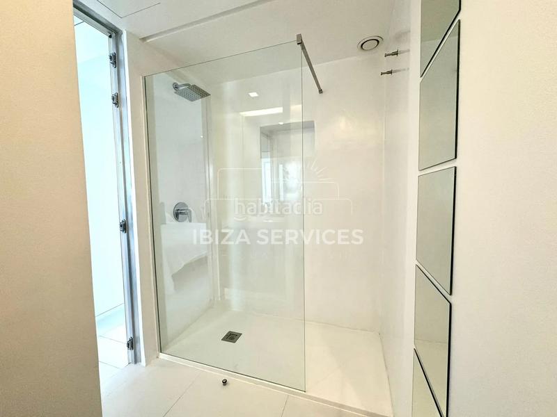 Foto 635a8074-017c-4916-8162-779344735d5f. Etagenwohnung mit pool in Marina Botafoc-Talamanca Ibiza