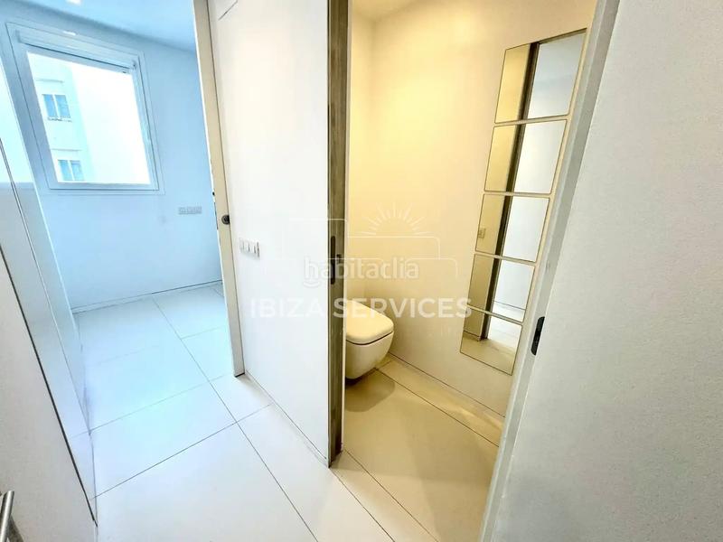 Foto 7156a816-a8f9-499c-9d6b-3b15c50a0c29. Etagenwohnung mit pool in Marina Botafoc-Talamanca Ibiza