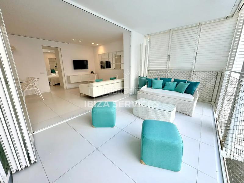 Foto fc0fe7a1-362d-4a79-a61a-40cc7eb1b0c1. Etagenwohnung mit pool in Marina Botafoc-Talamanca Ibiza