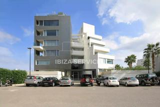 Miete Etagenwohnung in Marina Botafoc-Talamanca. Apartamento de 3 dormitorios en alquiler anual en botafoch, ibiz
