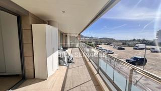 Lloguer Pis a Marina Botafoc-Talamanca. Alquiler de verano apartamento de 3 dormitorios con amplia y sol