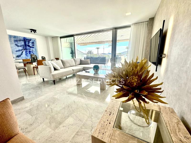 Foto 014404e5-2422-4f44-adc6-b0d84be0b873. Location appartement avec piscine dans Marina Botafoc-Talamanca Ibiza