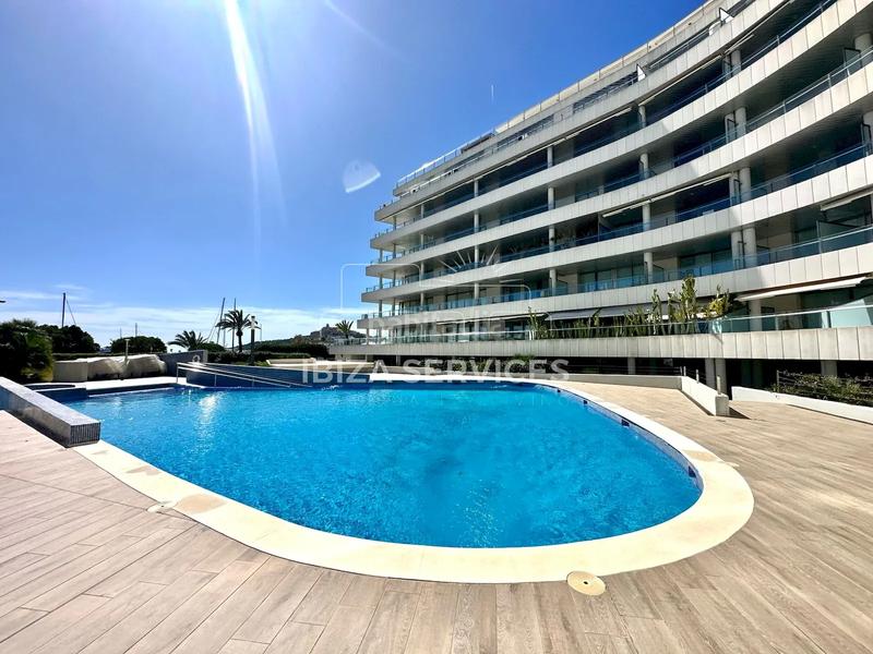 Foto f758da1e-34d7-4bab-8987-1cd8cdcc92bc. Location appartement avec piscine dans Marina Botafoc-Talamanca Ibiza