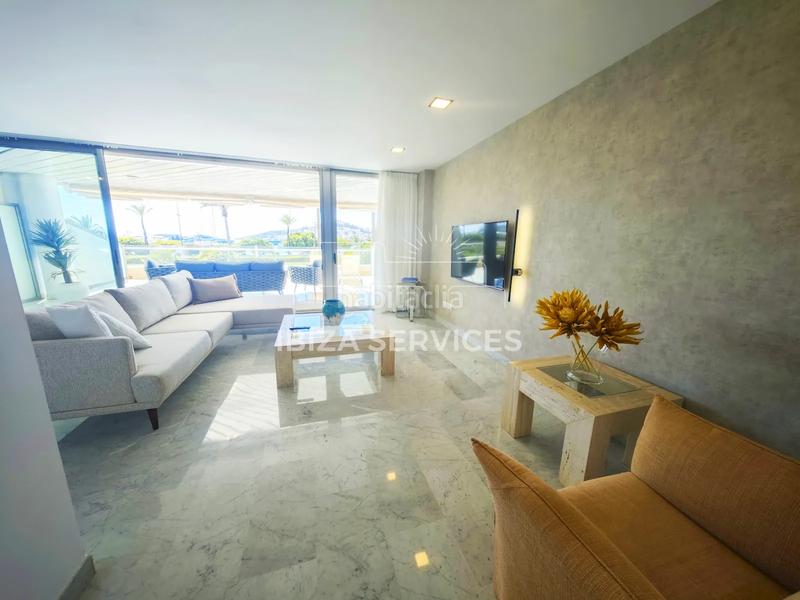 Foto 28d32bb1-7425-4367-9441-51d7b73c9fba. Miete etagenwohnung mit pool in Marina Botafoc-Talamanca Ibiza