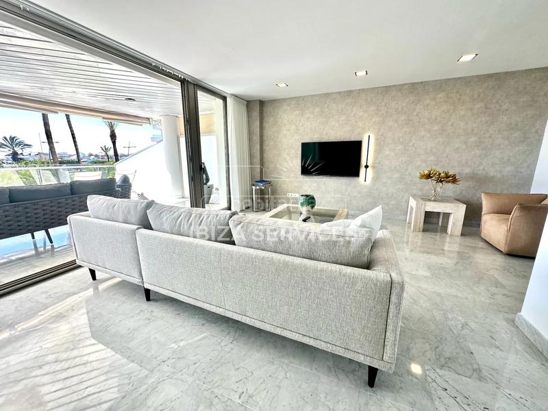 Foto 5c327f34-7f45-42b9-bb07-0b99d2b2fe13. Miete etagenwohnung mit pool in Marina Botafoc-Talamanca Ibiza