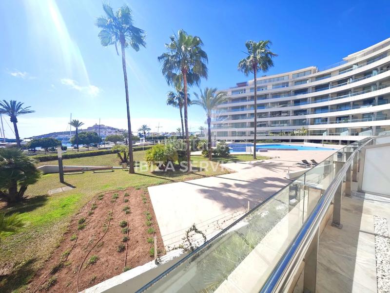Foto 80c7aace-f106-4cd8-9f06-9c09f56269df. Miete etagenwohnung mit pool in Marina Botafoc-Talamanca Ibiza