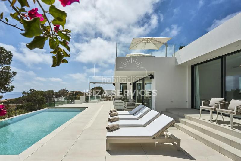 Foto 2e334409-8c1f-4fe1-b702-275310d0008b. Lloguer xalet amb piscina a Cap Martinet Santa Eulària