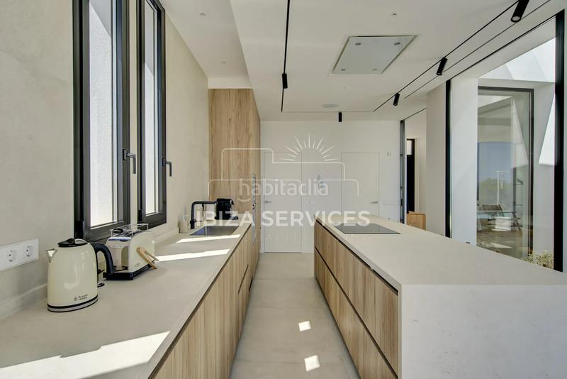 Foto 33c3a636-9295-40cb-9fc5-48e89bd55cd6. Lloguer xalet amb piscina a Cap Martinet Santa Eulària