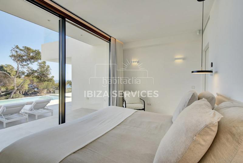 Foto 0ef28dbb-f479-4f43-9b45-f413f315e949. Location chalet avec piscine dans Cap Martinet Santa Eulària