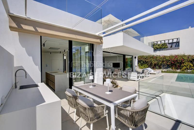 Foto 4f979f6a-79ac-4a31-bb87-d32301654d65. Location chalet avec piscine dans Cap Martinet Santa Eulària