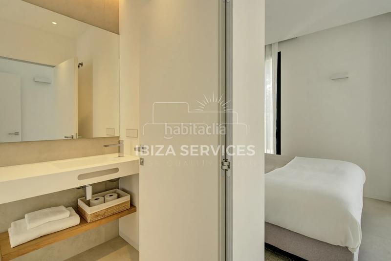 Foto c45e3d48-cbcf-48ac-b0bf-ed4304aabc63. Location chalet avec piscine dans Cap Martinet Santa Eulària