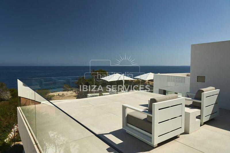 Foto f2f8e62a-af5e-477c-9da6-5abd2da6a13c. Location chalet avec piscine dans Cap Martinet Santa Eulària