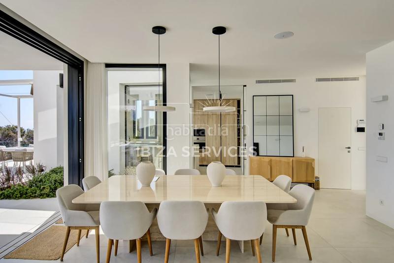 Foto 5681d3ec-a256-4e00-a05f-cc22852d2dcc. Rent chalet with pool in Cap Martinet Santa Eulària