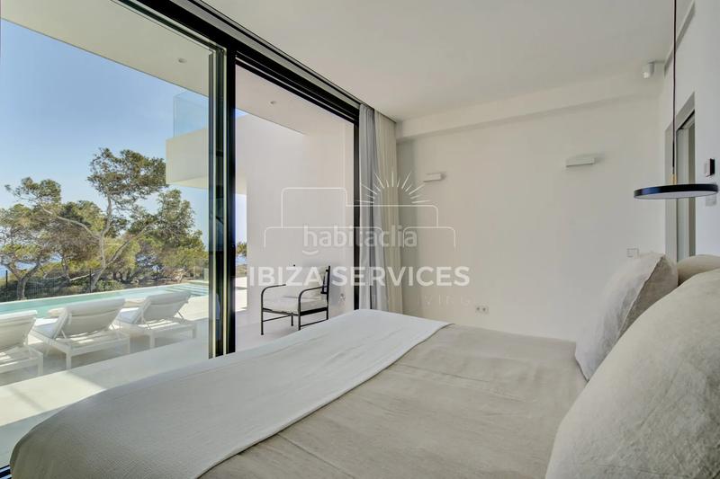 Foto c83a856a-b560-455f-8ba3-fa15bd0edee1. Rent chalet with pool in Cap Martinet Santa Eulària