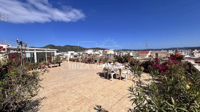 Foto 8cc8bb3c-aa59-4e85-9373-6dca143459f4. Appartement avec parking dans Puig des Molins Ibiza