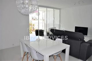 Affitto Appartamento in Marina Botafoc-Talamanca. At031 patio blanco ático 2 dormitorios, 2 baños en alquiler