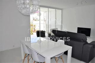 Affitto Appartamento in Marina Botafoc-Talamanca. At031 patio blanco ático 2 dormitorios, 2 baños en alquiler