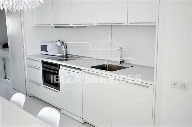 Foto f85d37aa-a90c-406b-9855-a9a4e53318f4. Rent flat with pool in Marina Botafoc-Talamanca Ibiza