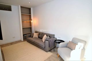 Etagenwohnung in Dalt Vila-La Marina