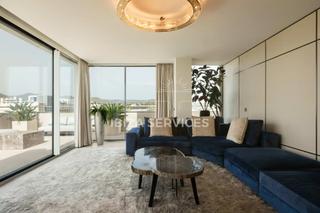 Appartement à Marina Botafoc-Talamanca. Vivir en un ático en ibiza una residencia de lujo icónica en mar