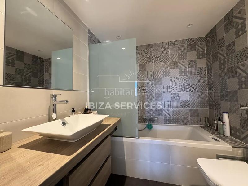 Foto a933a09f-40ad-48f5-bdec-c06cbf6be907. Affitto appartamento con piscina in Marina Botafoc-Talamanca Ibiza