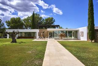 Xalet a Sant Agustí-Cala de Bou. Villa de lujo de diseño con vistas al mar y licencia turística o