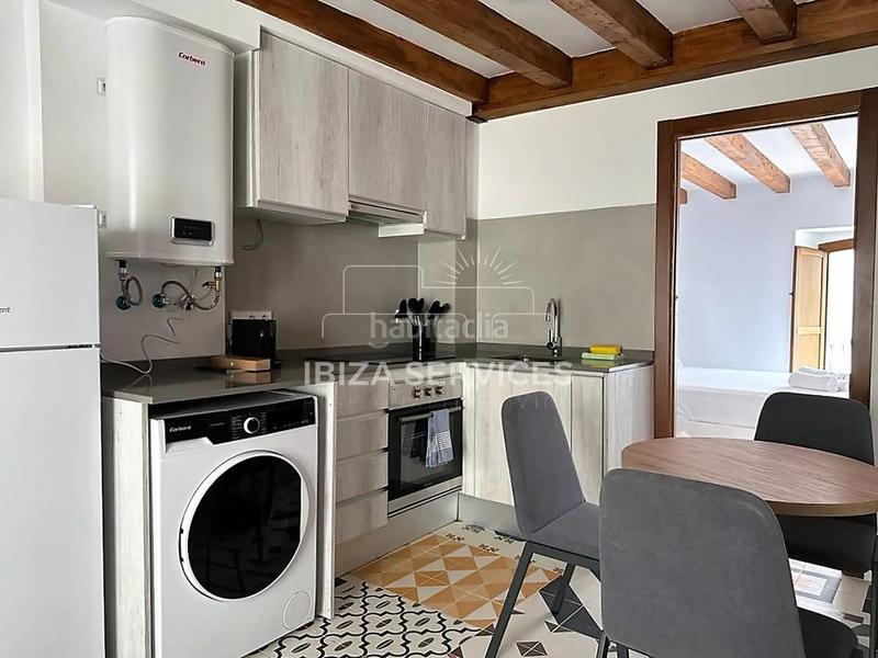 Foto 002e72dd-e6db-4165-a61f-3dc2958537f4. Alquiler piso 3.1 encantador departamento xfaltimo piso en alquiler en san telmo en Ibiza