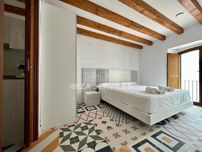 Foto 2db74da7-478a-4263-b6ca-82c3d3eb4a43. Alquiler piso 3.1 encantador departamento xfaltimo piso en alquiler en san telmo en Ibiza