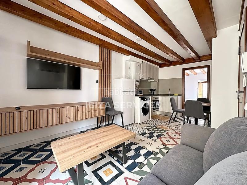 Foto 2e4b2317-450f-4ef8-a3bd-7e167713e8cc. Alquiler piso 3.1 encantador departamento xfaltimo piso en alquiler en san telmo en Ibiza