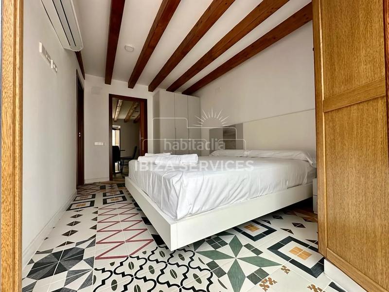 Foto d0184aa5-095f-4034-ab67-01bf2c740c26. Alquiler piso 3.1 encantador departamento xfaltimo piso en alquiler en san telmo en Ibiza