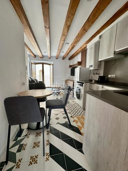 Foto 279a5939-fb7d-4d06-8733-7be81953480d. Lloguer pis a Dalt Vila-La Marina Ibiza