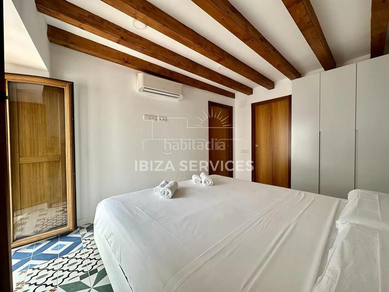 Foto edbee977-28b1-46be-9e03-25cfc137aa4c. Lloguer pis a Dalt Vila-La Marina Ibiza