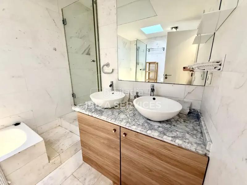 Foto 52585aa8-806b-4adc-9ec6-1cc1b11edcf4. Alquiler chalet casa adosada en talamanca con vistas al mar y apartamento independiente en Ibiza