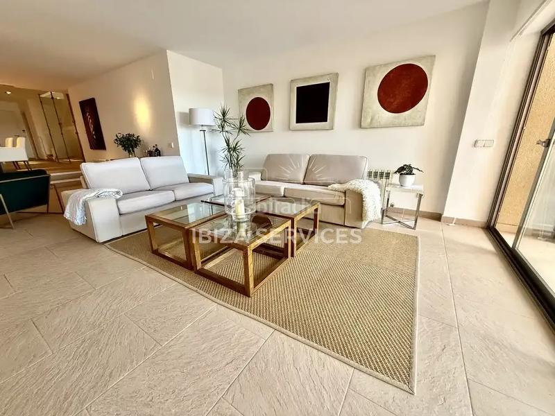 Foto 9f6fe2c9-1411-4d6d-a258-6f90b35845b0. Alquiler chalet casa adosada en talamanca con vistas al mar y apartamento independiente en Ibiza