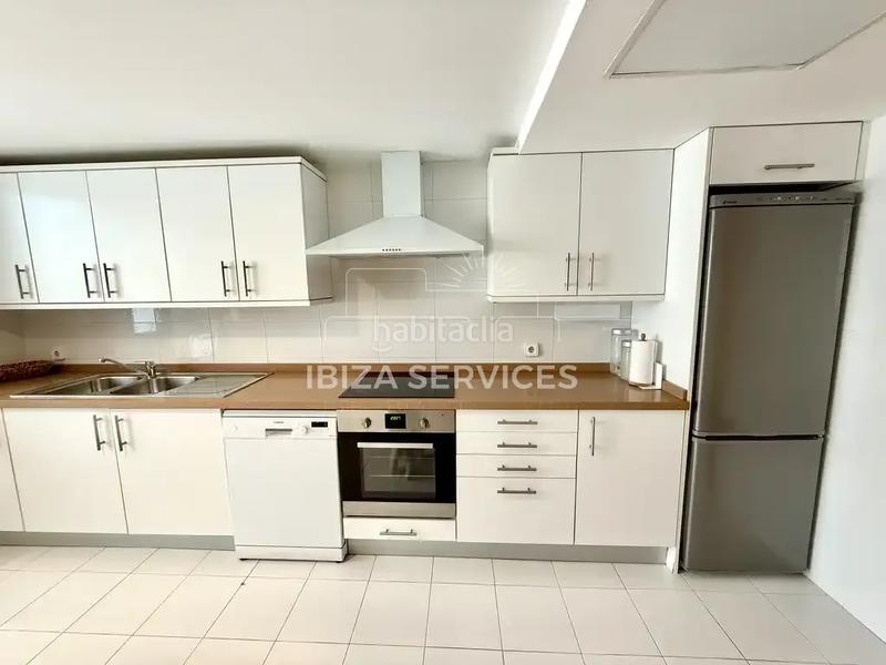 Foto 97b1062b-f02e-4b57-b513-e32625727367. Location chalet dans Marina Botafoc-Talamanca Ibiza